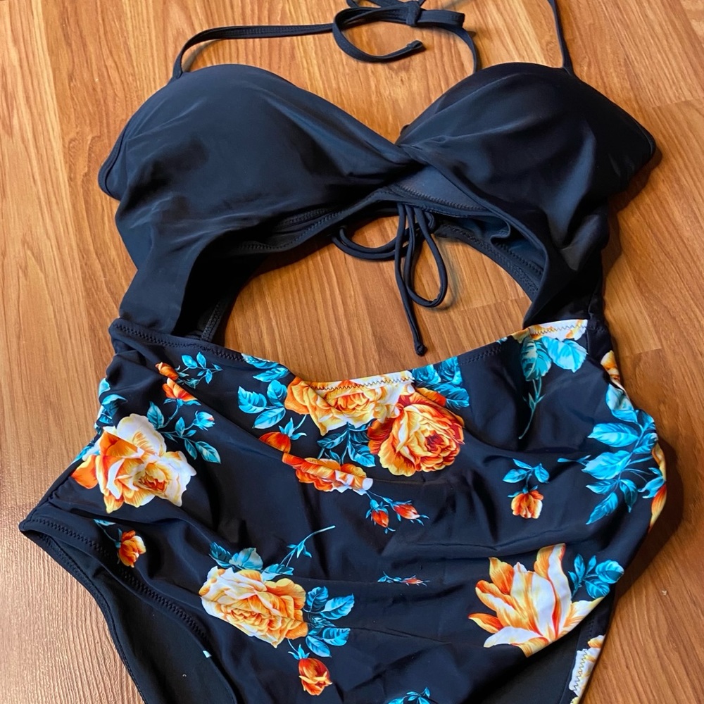 NEW Cupshe Black Floral One piece bathing suit XXL